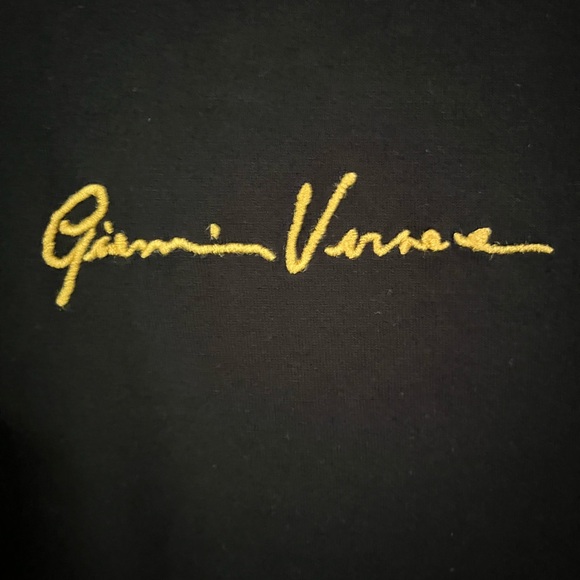 Versace Gianni Signature LogoBlack and Gold Short Sleeve Tee New - Picture 2 of 8